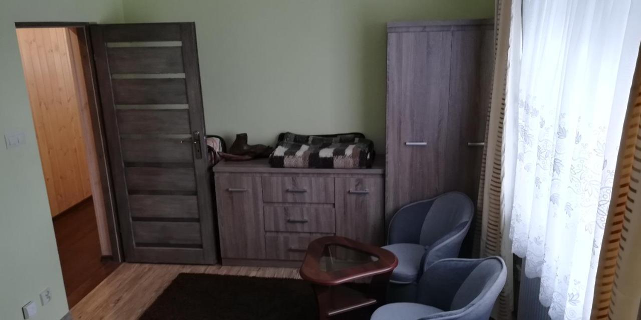 Pod Klonowym Sercem Kloczew Exteriör bild