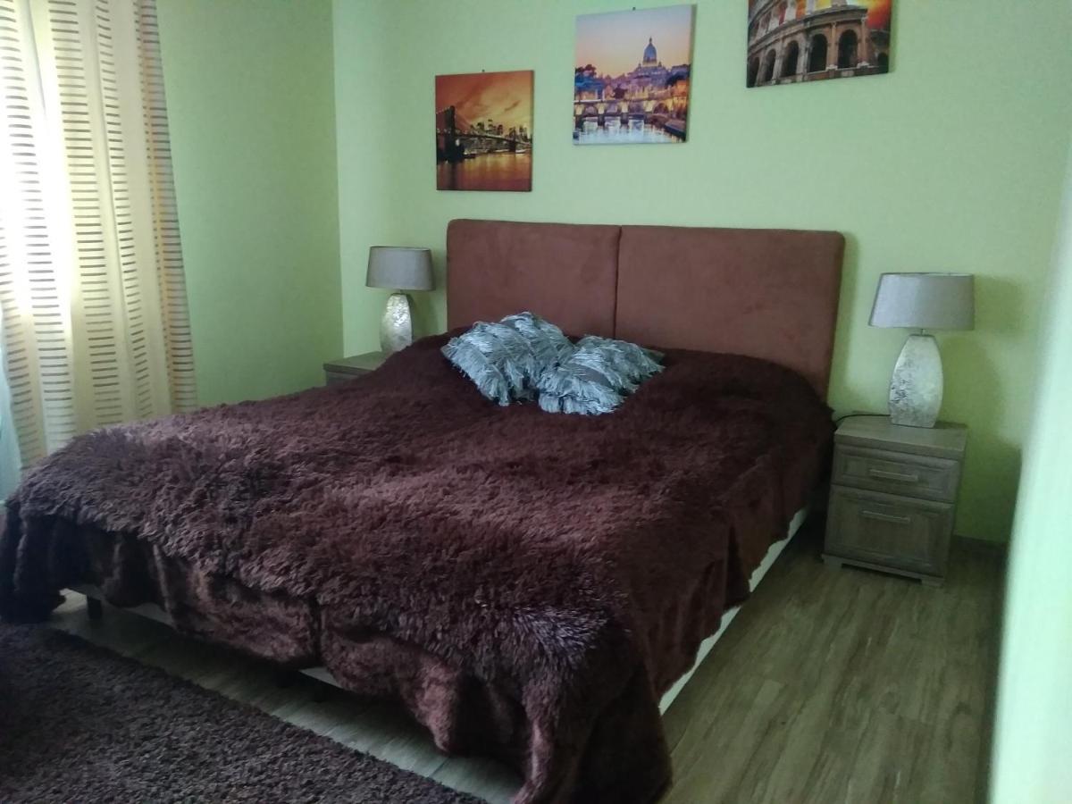 Pod Klonowym Sercem Kloczew Exteriör bild